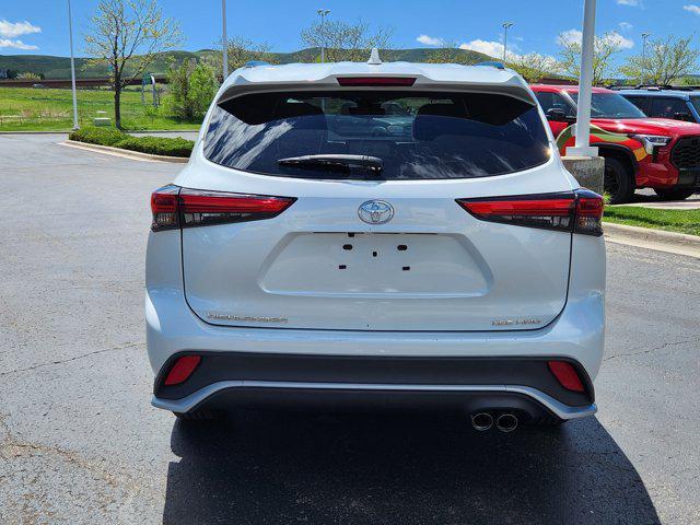 used 2023 Toyota Highlander car, priced at $44,698