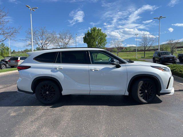 used 2023 Toyota Highlander car, priced at $45,499