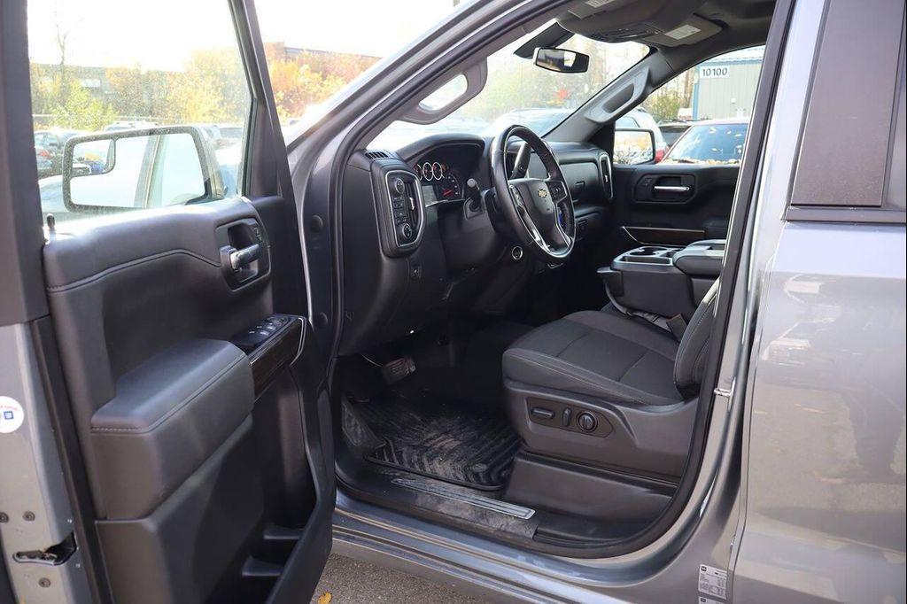 used 2022 Chevrolet Silverado 1500 car, priced at $31,999