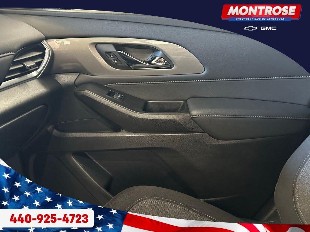 used 2023 Chevrolet Traverse car, priced at $31,900