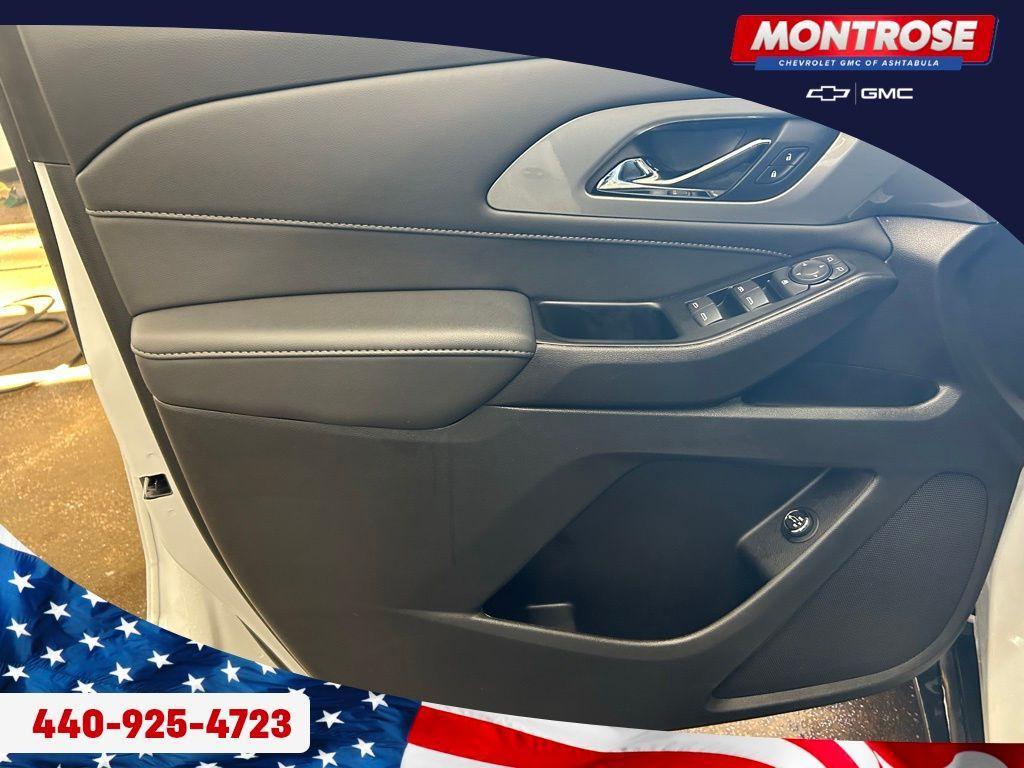 used 2023 Chevrolet Traverse car, priced at $31,900