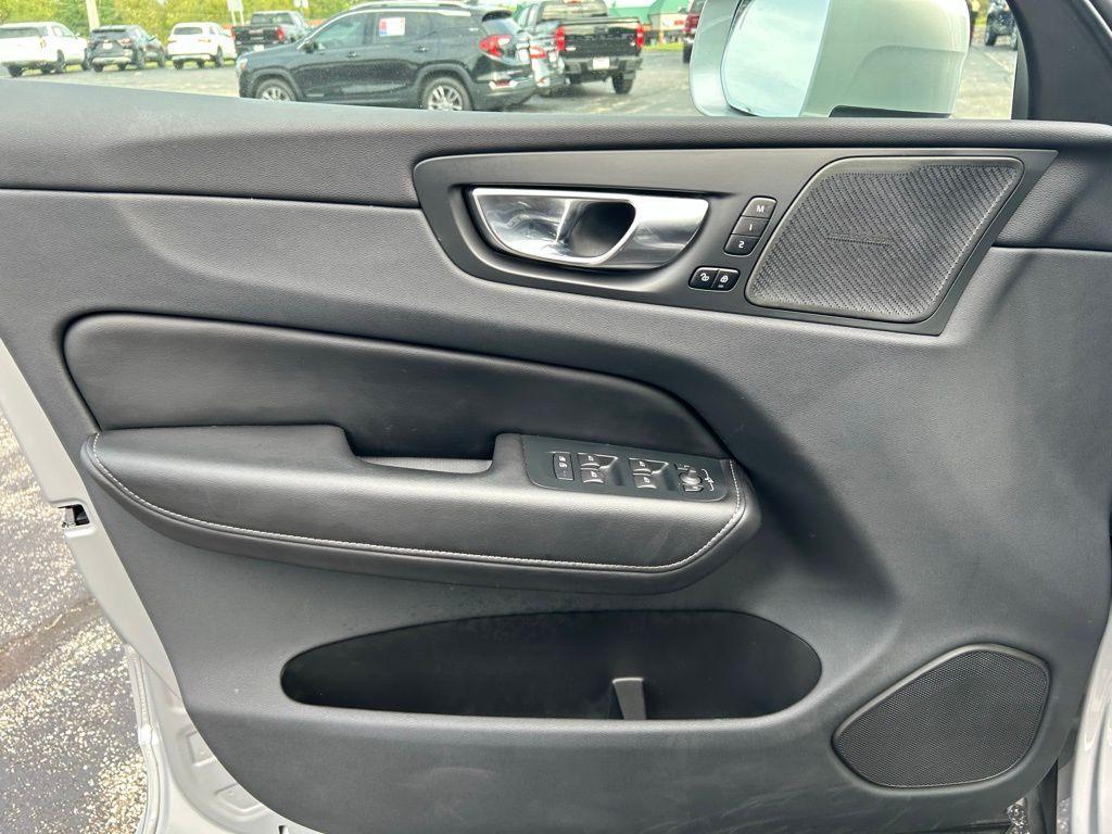used 2022 Volvo XC60 car, priced at $33,900