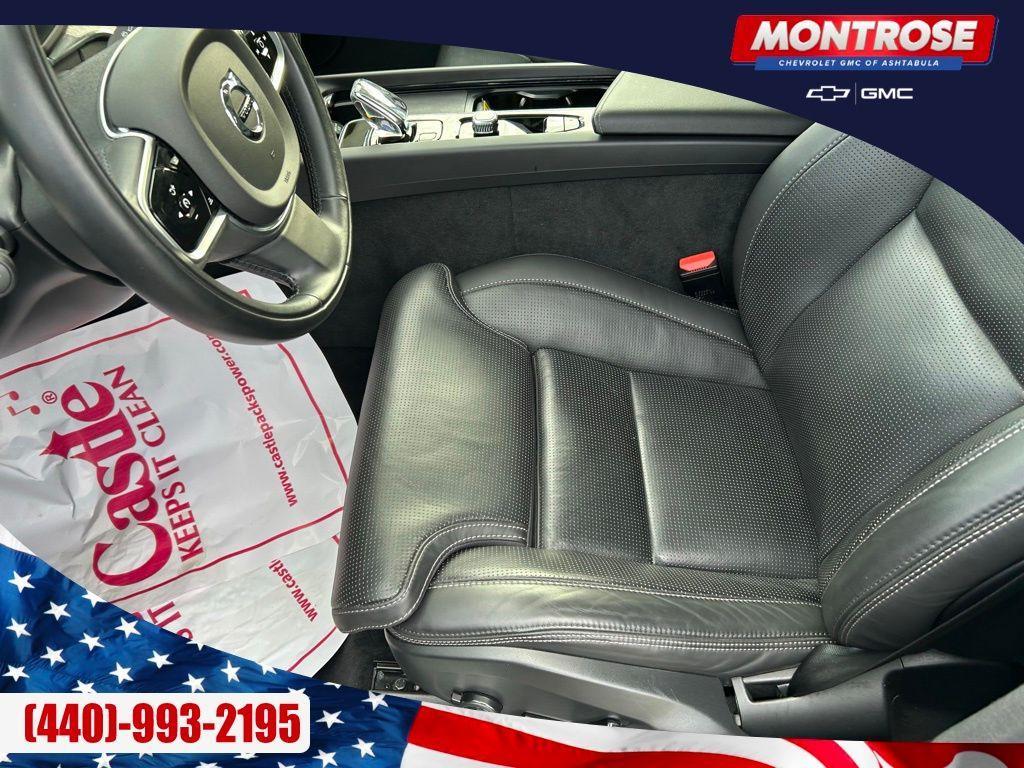 used 2022 Volvo XC60 car, priced at $33,400