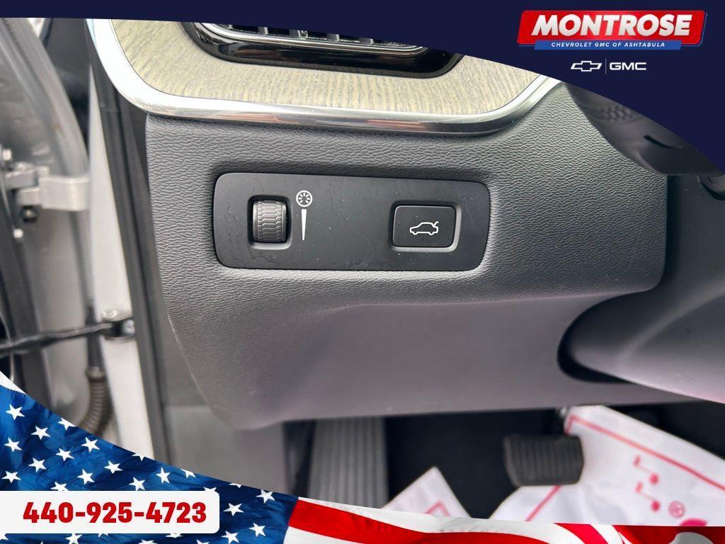 used 2022 Volvo XC60 car, priced at $31,500