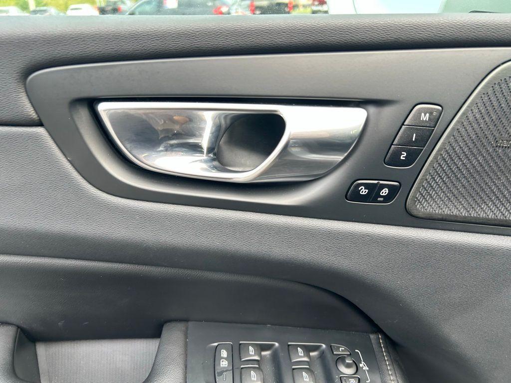 used 2022 Volvo XC60 car, priced at $33,900