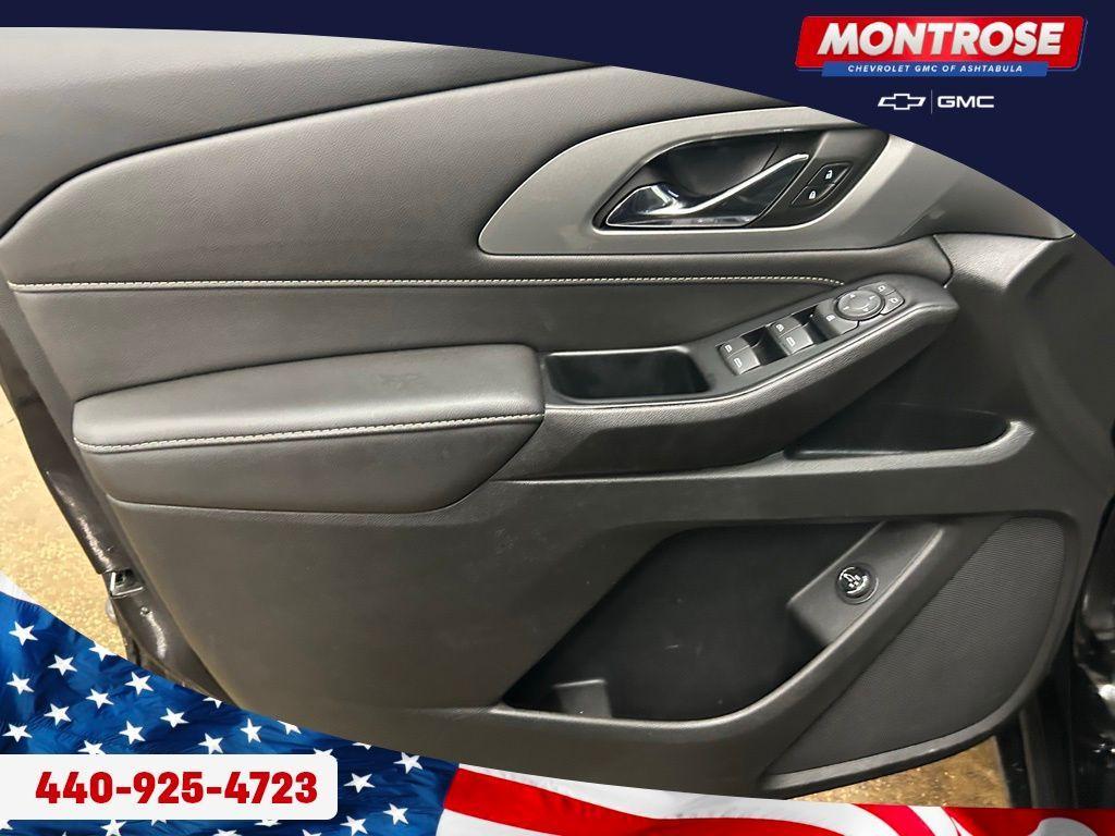 used 2023 Chevrolet Traverse car, priced at $31,900