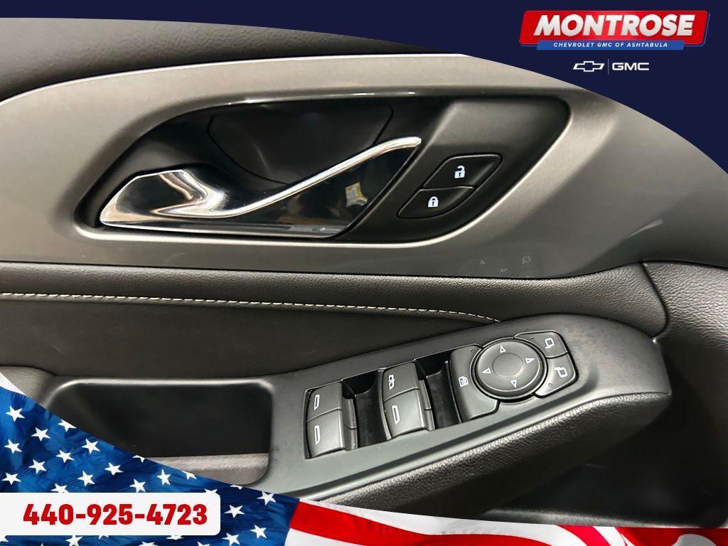 used 2023 Chevrolet Traverse car, priced at $31,900