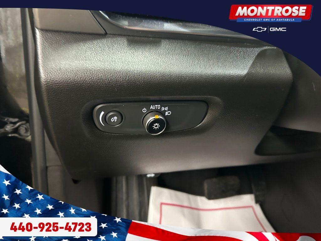 used 2023 Chevrolet Traverse car, priced at $31,900