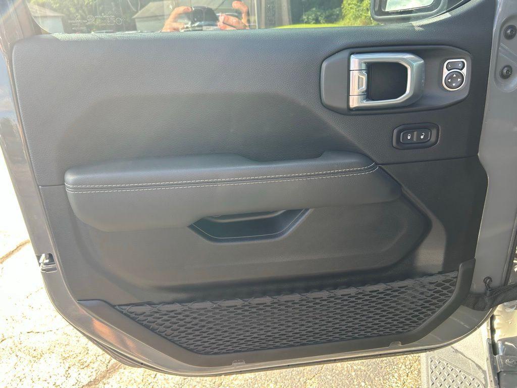 used 2021 Jeep Gladiator car, priced at $31,250
