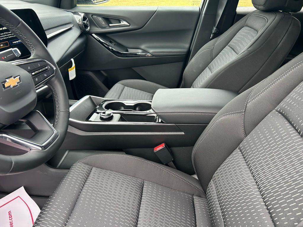new 2026 Chevrolet Equinox car, priced at $27,000