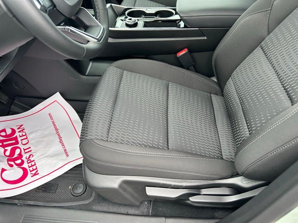 new 2026 Chevrolet Equinox car, priced at $27,000