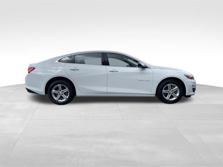 new 2025 Chevrolet Malibu car, priced at $23,000