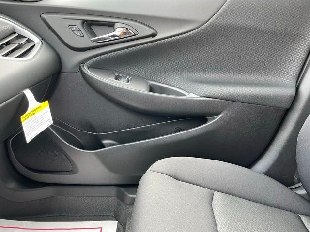 new 2025 Chevrolet Malibu car, priced at $23,000