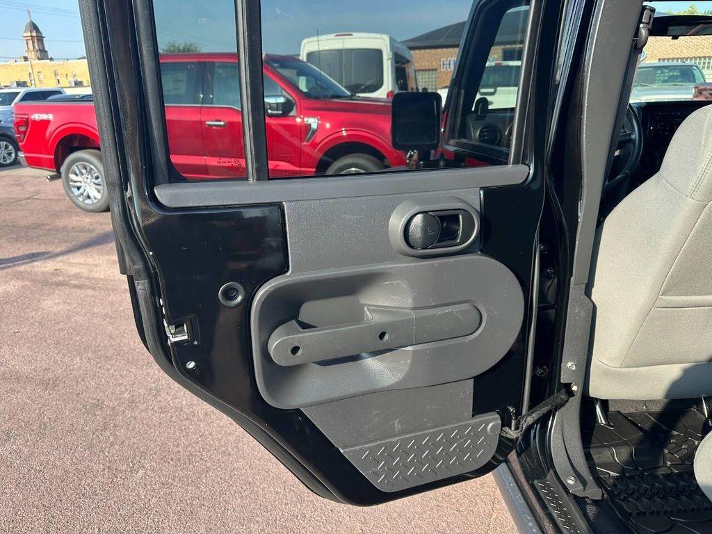 used 2010 Jeep Wrangler Unlimited car, priced at $14,900