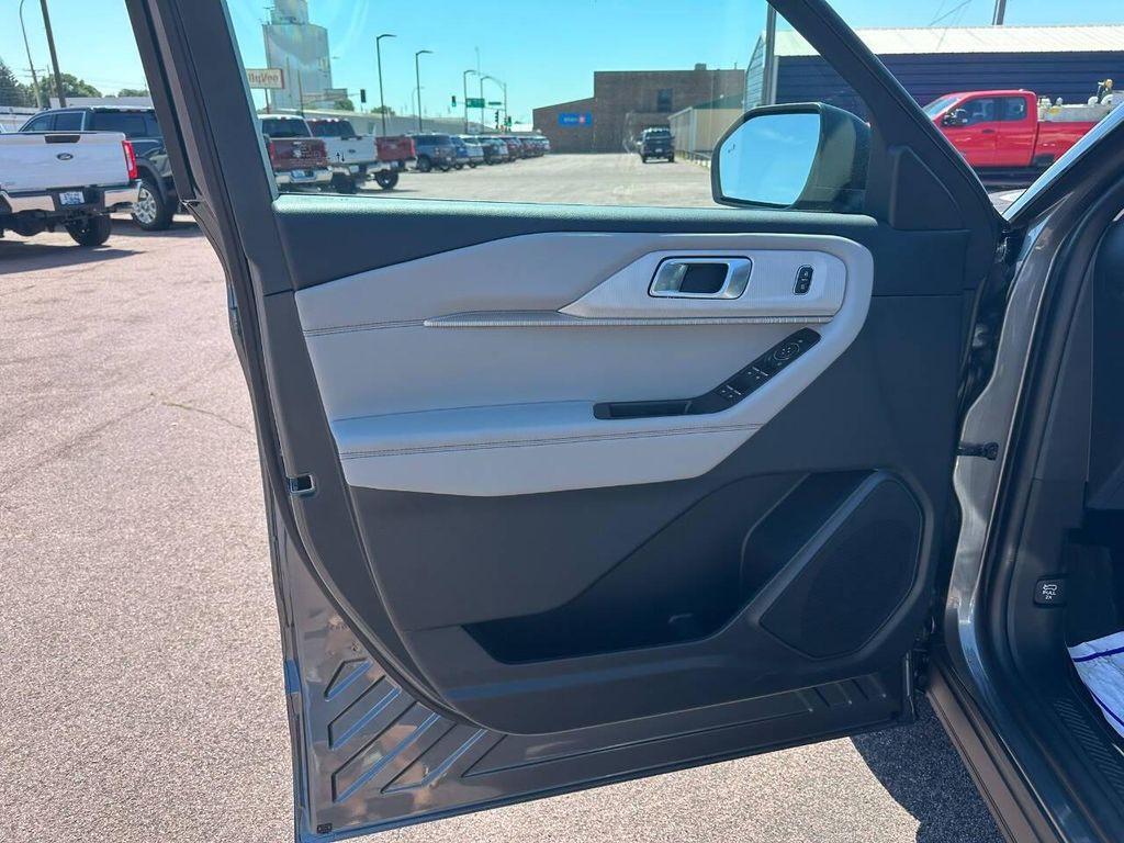 new 2025 Ford Explorer car, priced at $50,705