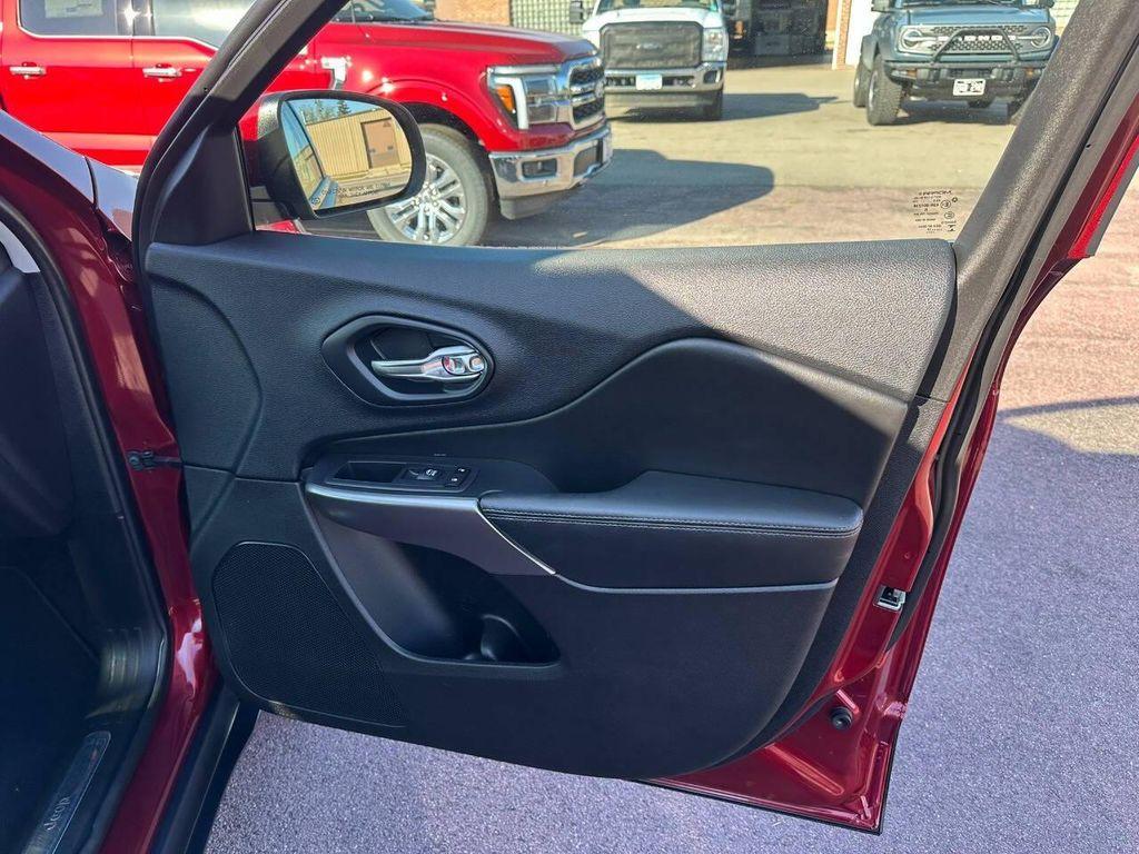used 2019 Jeep Cherokee car, priced at $13,900