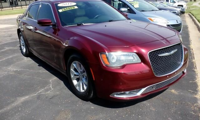 used 2016 Chrysler 300 car