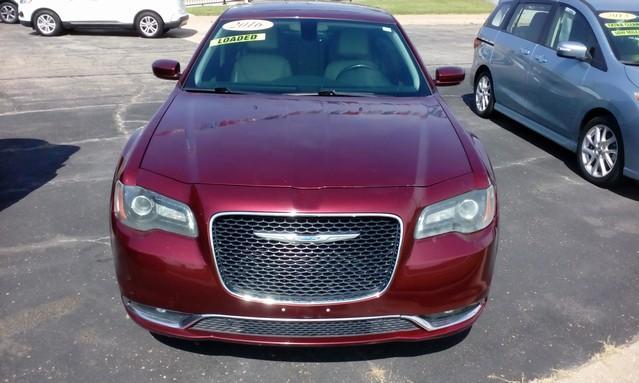 used 2016 Chrysler 300 car