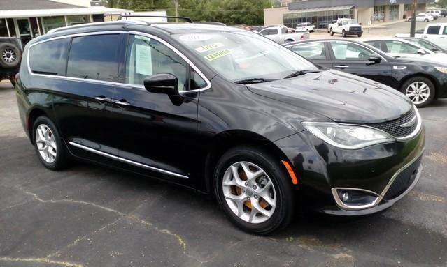 used 2017 Chrysler Pacifica car, priced at $17,500