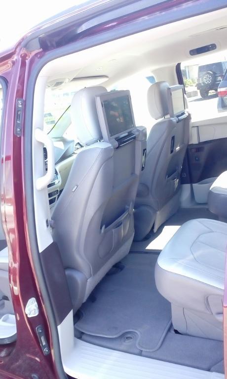 used 2018 Chrysler Pacifica car, priced at $15,500