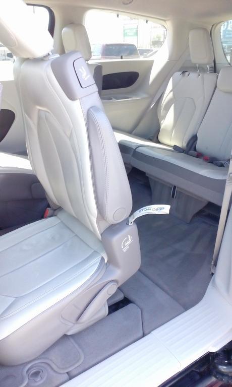 used 2018 Chrysler Pacifica car, priced at $15,500