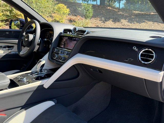 new 2025 Bentley Bentayga car