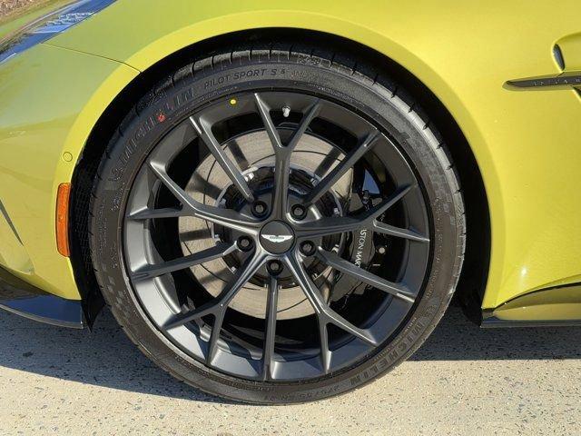 new 2025 Aston Martin Vantage car
