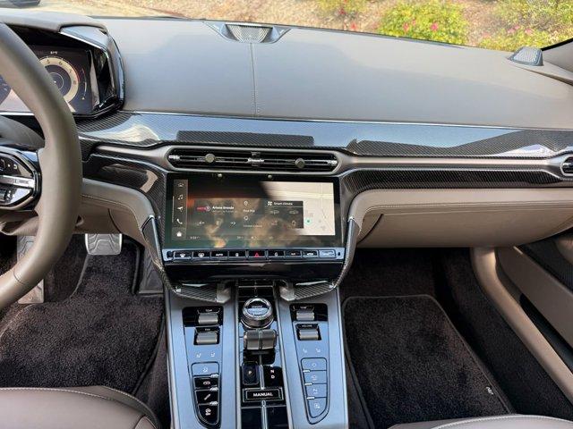 new 2025 Aston Martin Vanquish car