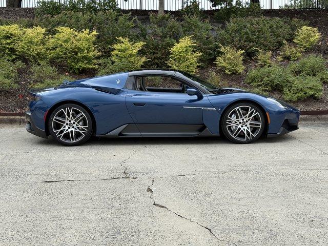 new 2024 Maserati MC20 car
