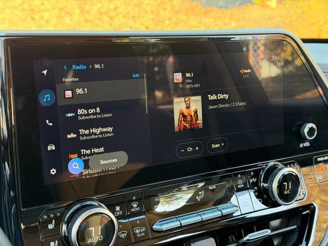 used 2023 Toyota Highlander car, priced at $36,499