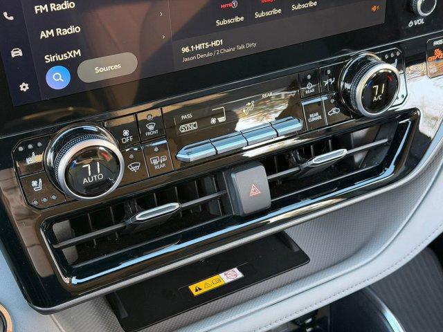 used 2023 Toyota Highlander car, priced at $36,499