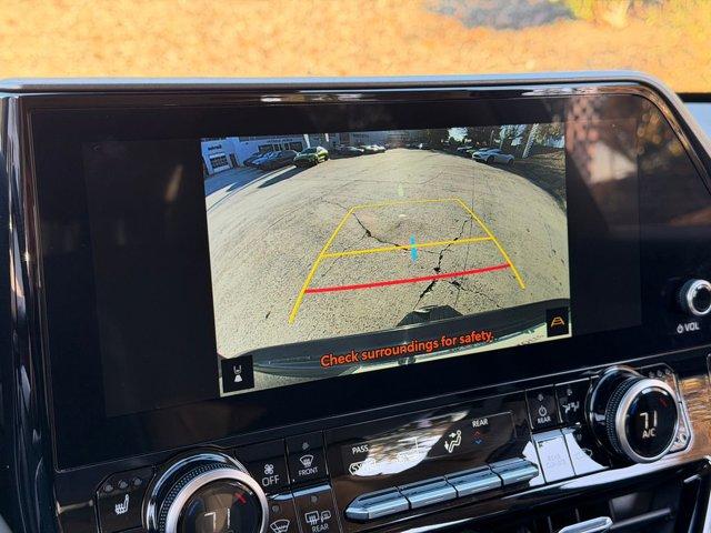 used 2023 Toyota Highlander car, priced at $36,499