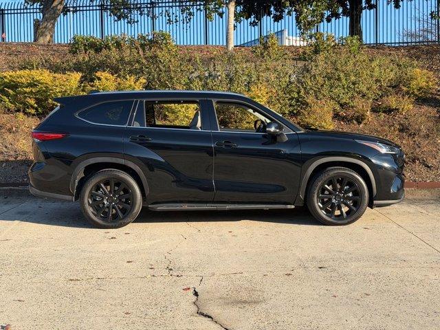 used 2023 Toyota Highlander car, priced at $36,499