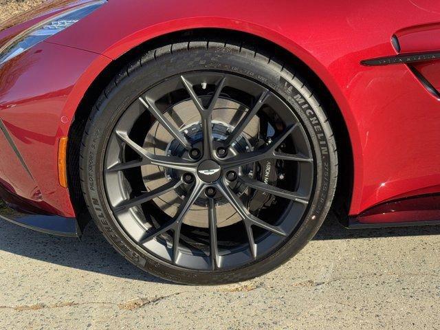 new 2025 Aston Martin Vantage car