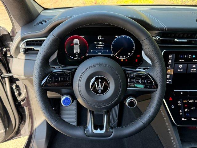 new 2025 Maserati Grecale car, priced at $79,999