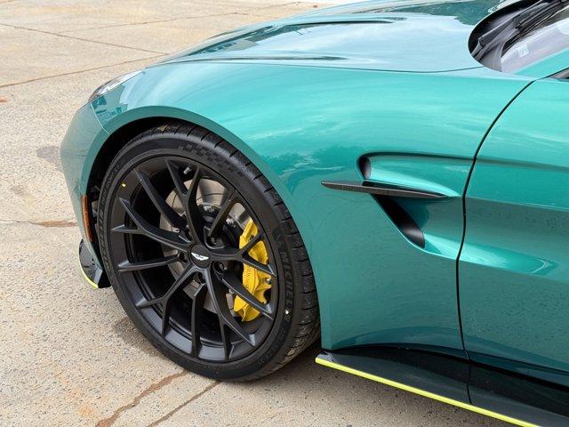 new 2025 Aston Martin Vantage car