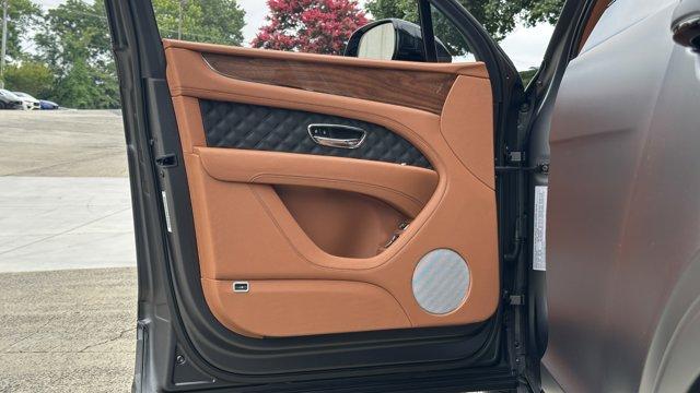 new 2025 Bentley Bentayga car