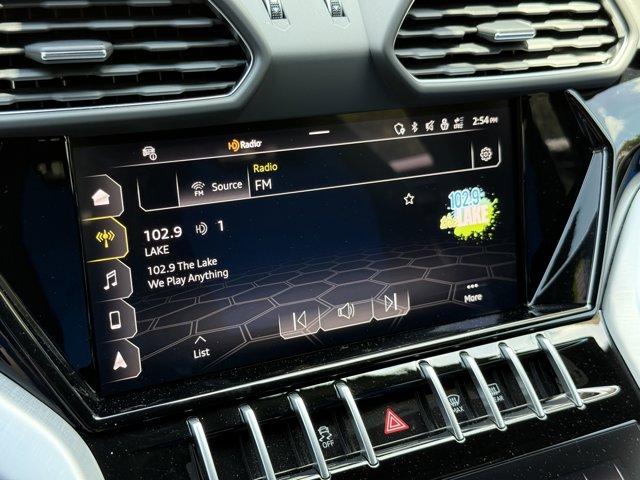 used 2022 Lamborghini Urus car, priced at $239,999