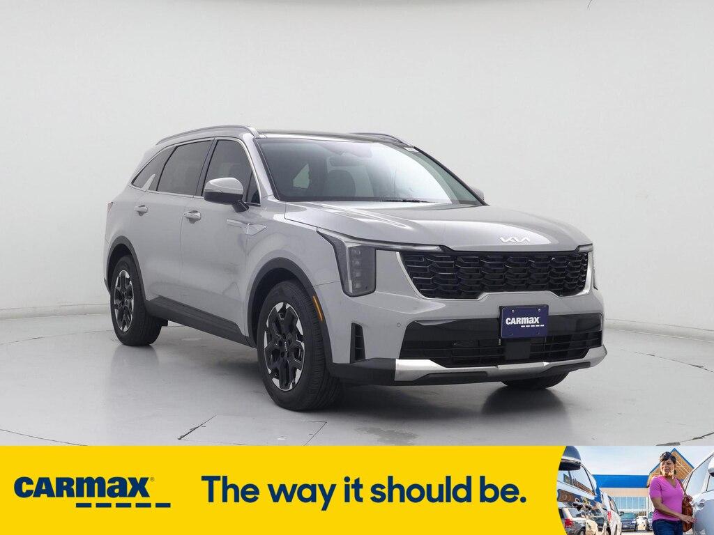 used 2025 Kia Sorento car, priced at $35,998