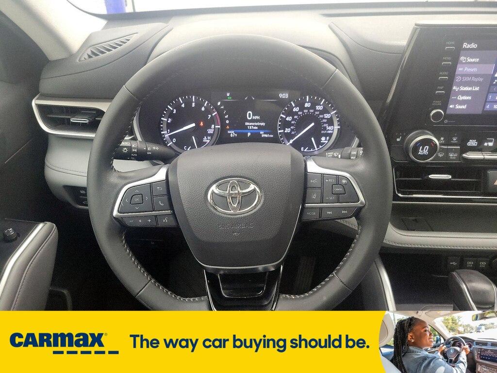 used 2021 Toyota Highlander car, priced at $32,998