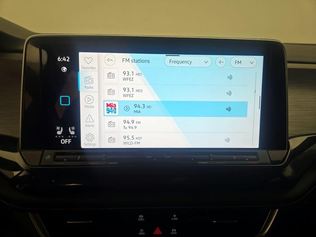 used 2024 Volkswagen Atlas Cross Sport car, priced at $30,998