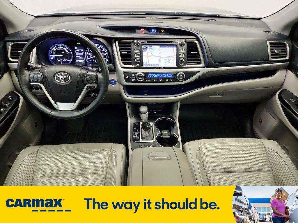 used 2019 Toyota Highlander Hybrid car, priced at $33,998