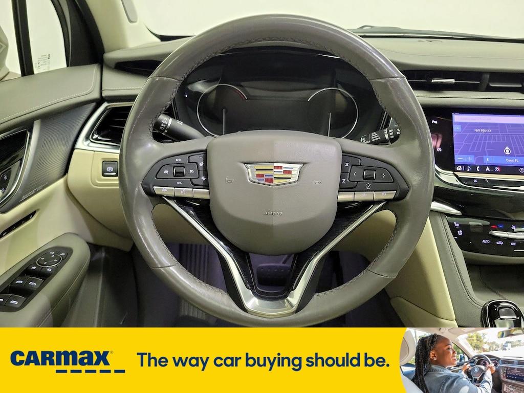 used 2023 Cadillac XT6 car, priced at $41,998