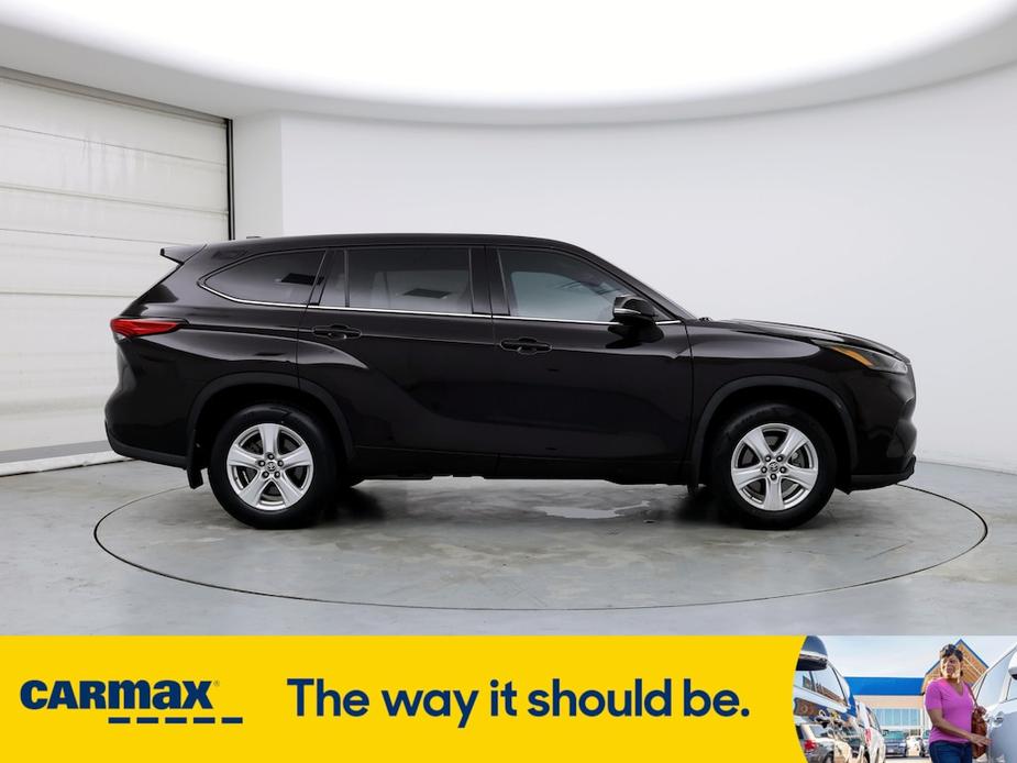 used 2022 Toyota Highlander car, priced at $28,998