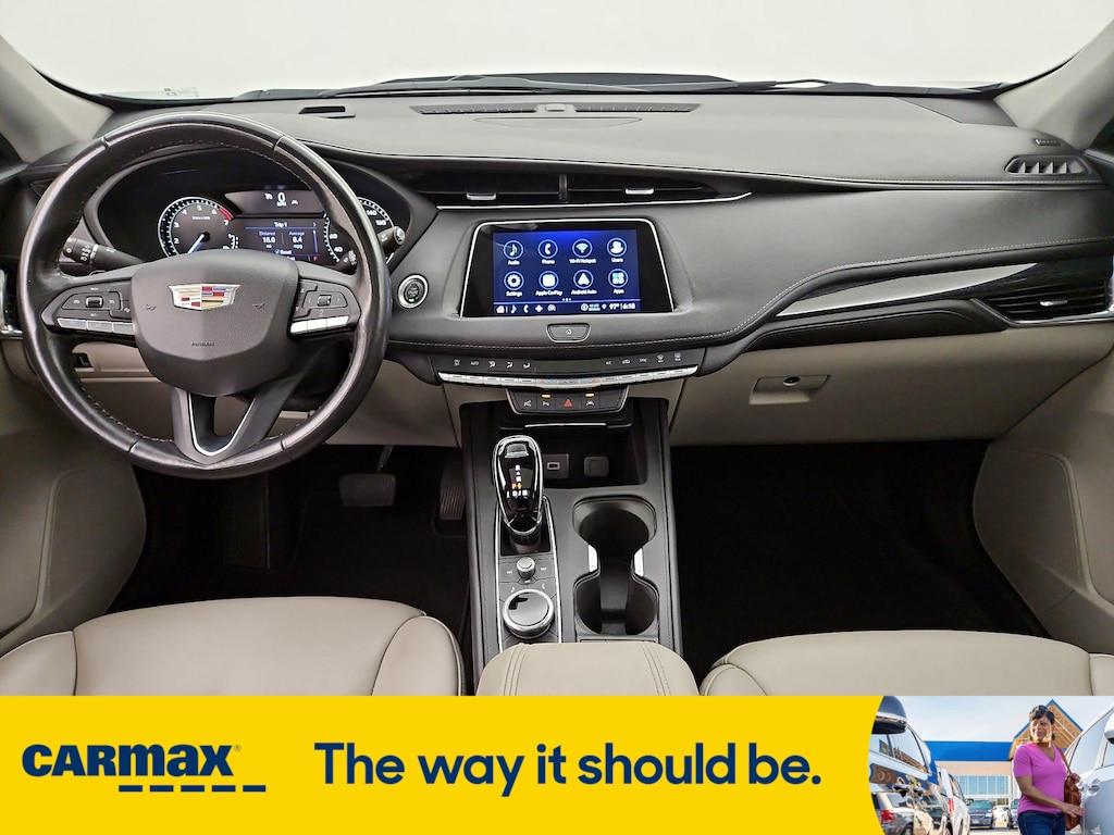 used 2022 Cadillac XT4 car, priced at $28,998