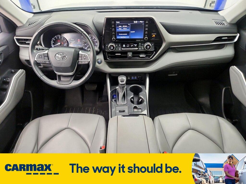 used 2022 Toyota Highlander car, priced at $30,998