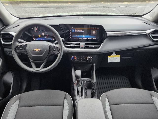 new 2025 Chevrolet TrailBlazer car, priced at $25,042