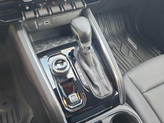 used 2024 GMC Canyon car, priced at $39,582