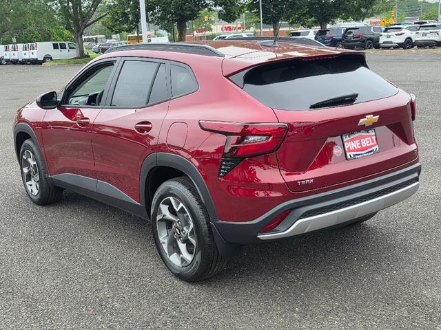 new 2025 Chevrolet Trax car, priced at $24,717