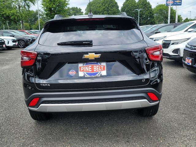 new 2025 Chevrolet Trax car, priced at $25,537